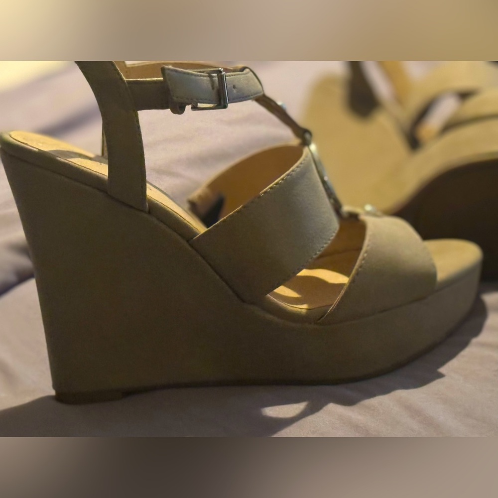 Wedges used only once very comfortable and stylish